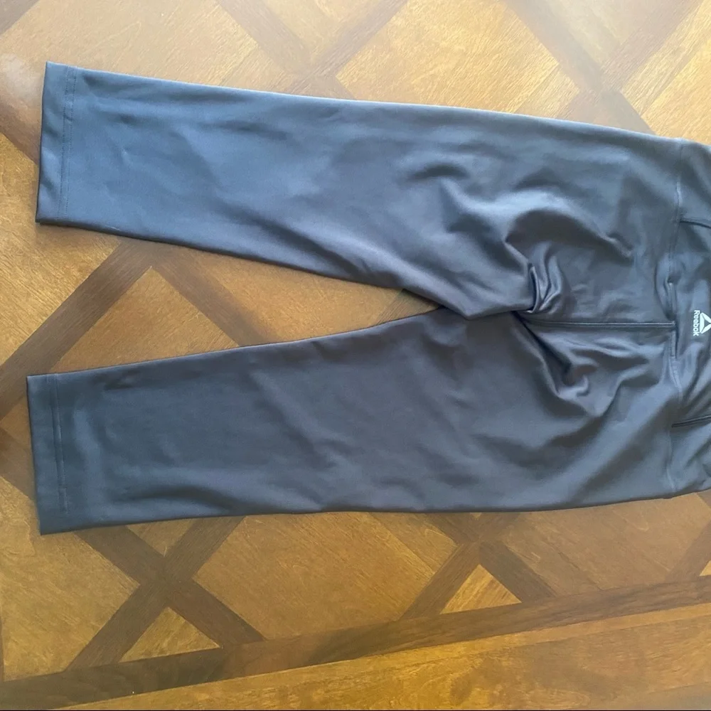 Reebok capri leggings bundle EUC - Picture 4 of 7